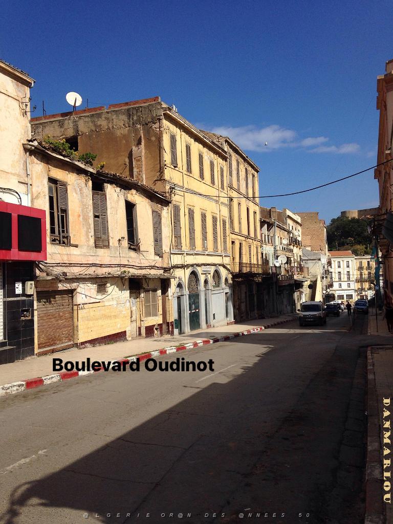 ORAN BD OUDINOT En allant vers la Place Kleber.jpg
